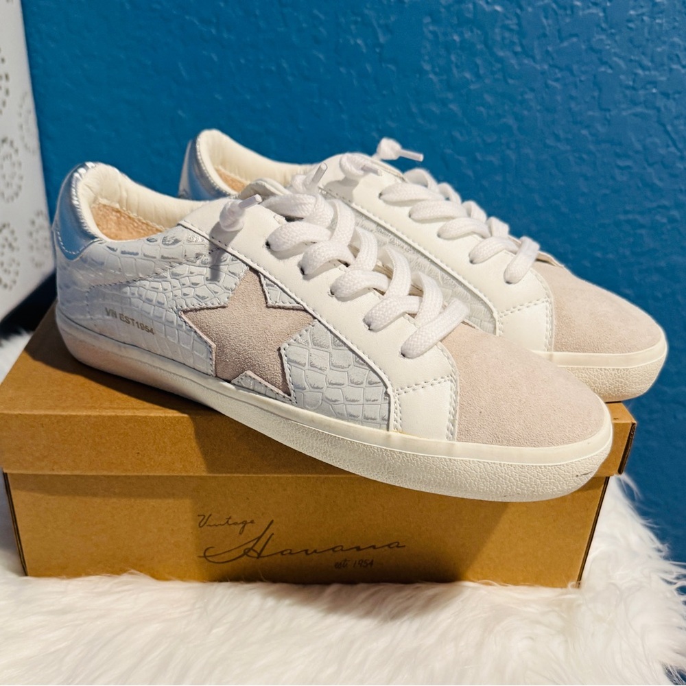 Vintage Havana Women's White and Gray Star Sneakers